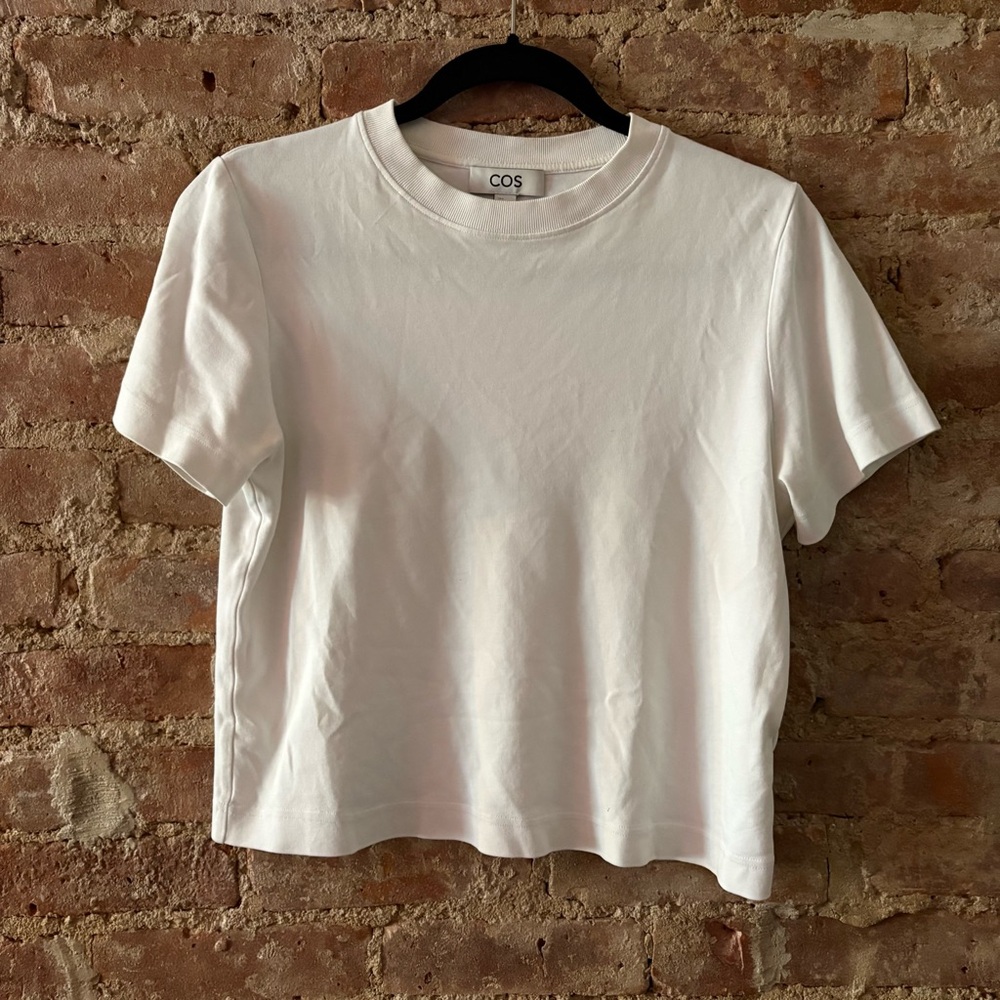 COS Clean Cut T-Shirt in White Size Small